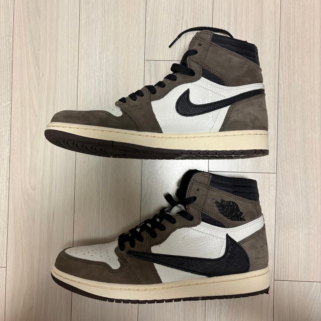 [275]조던1 트래비스스캇 OG 모카 하이 상품이미지4