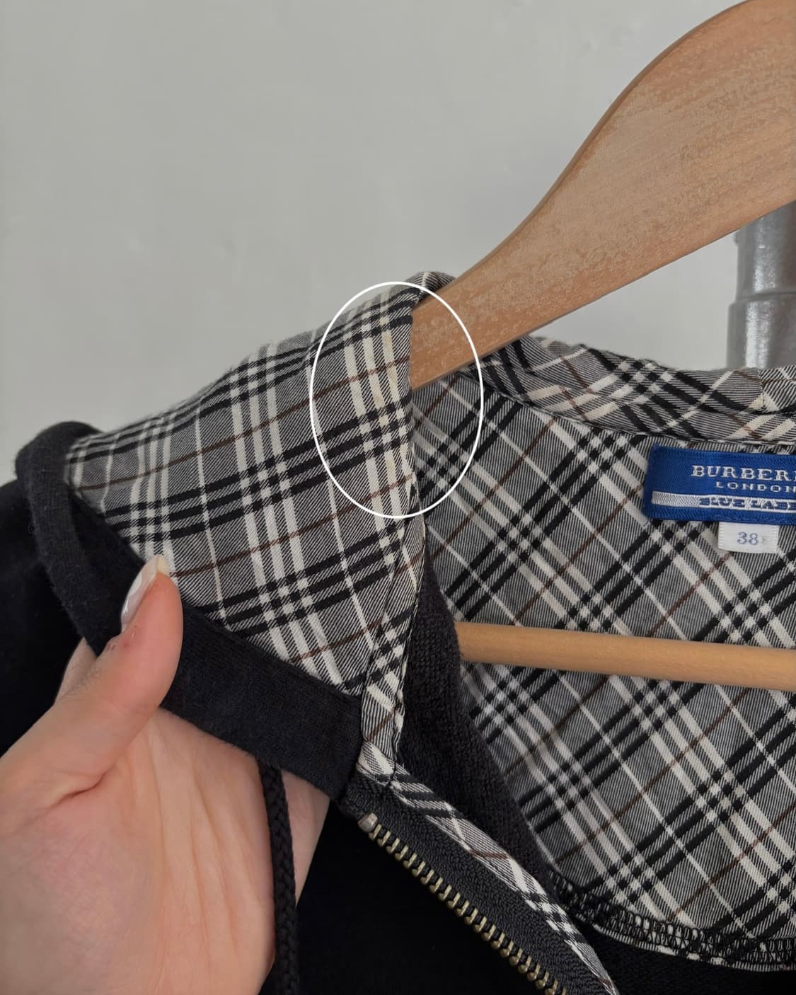 Burberry 버버리 블루라벨 블랙 반팔 후드집업 상품이미지9