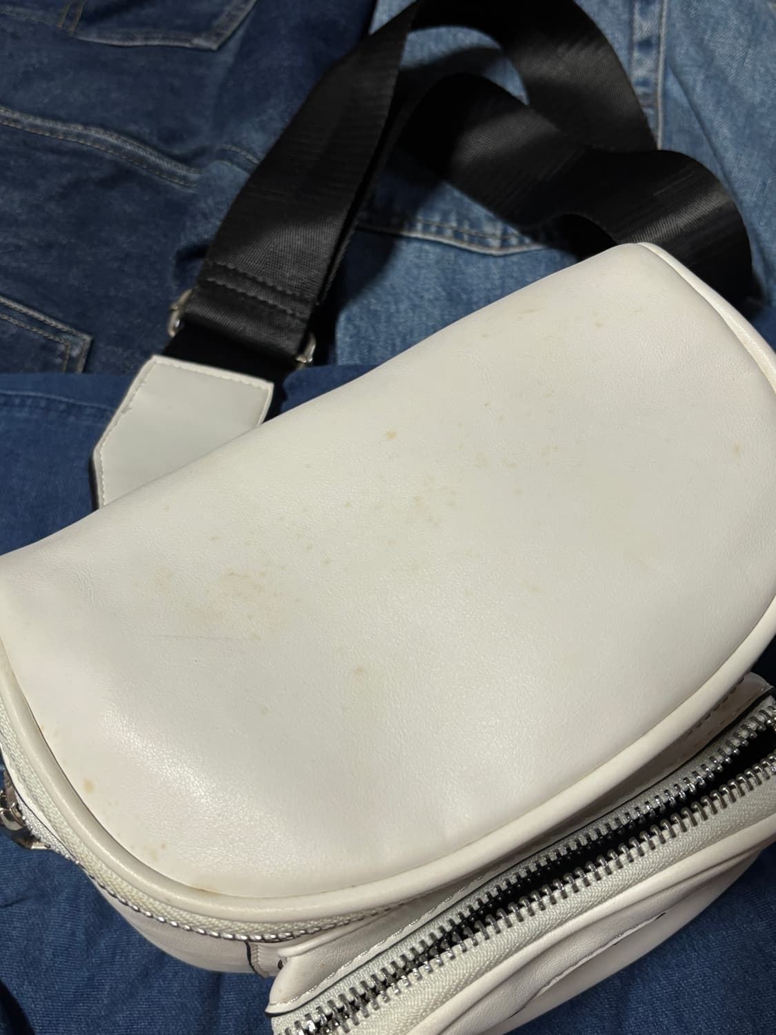 basic white cross leather bag 상품이미지3