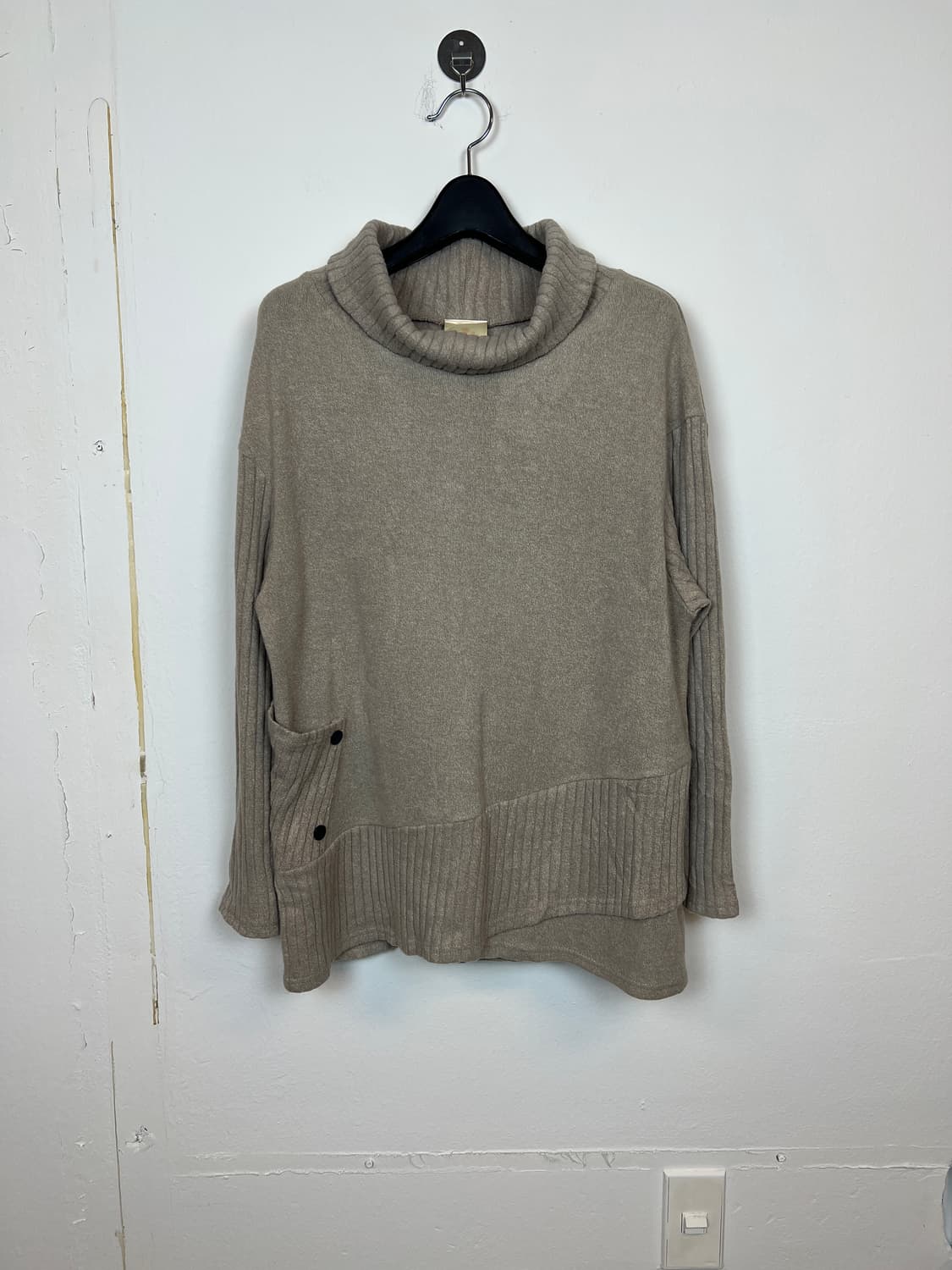 T095 JPN 모리/러블리/펑크/Y2K 포켓디테일 니트 목폴라 M-L 상품이미지1