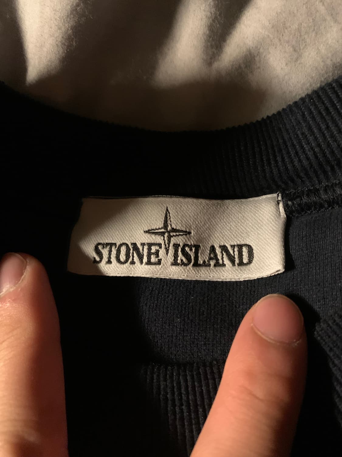 스톤아일랜드 맨투맨 네이비 상품이미지2