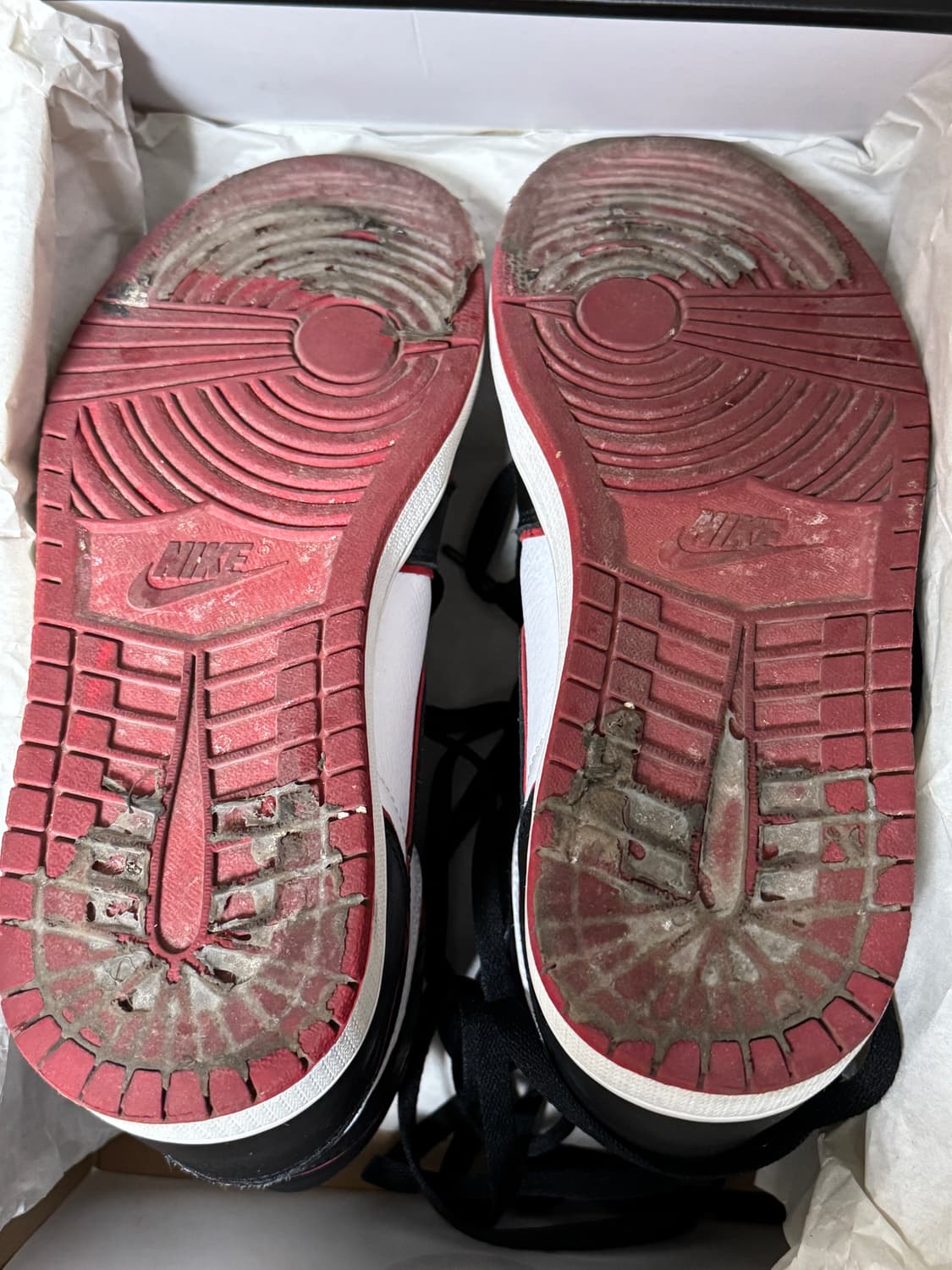 나이키 조던 1 하이 블러드라인 상품이미지3