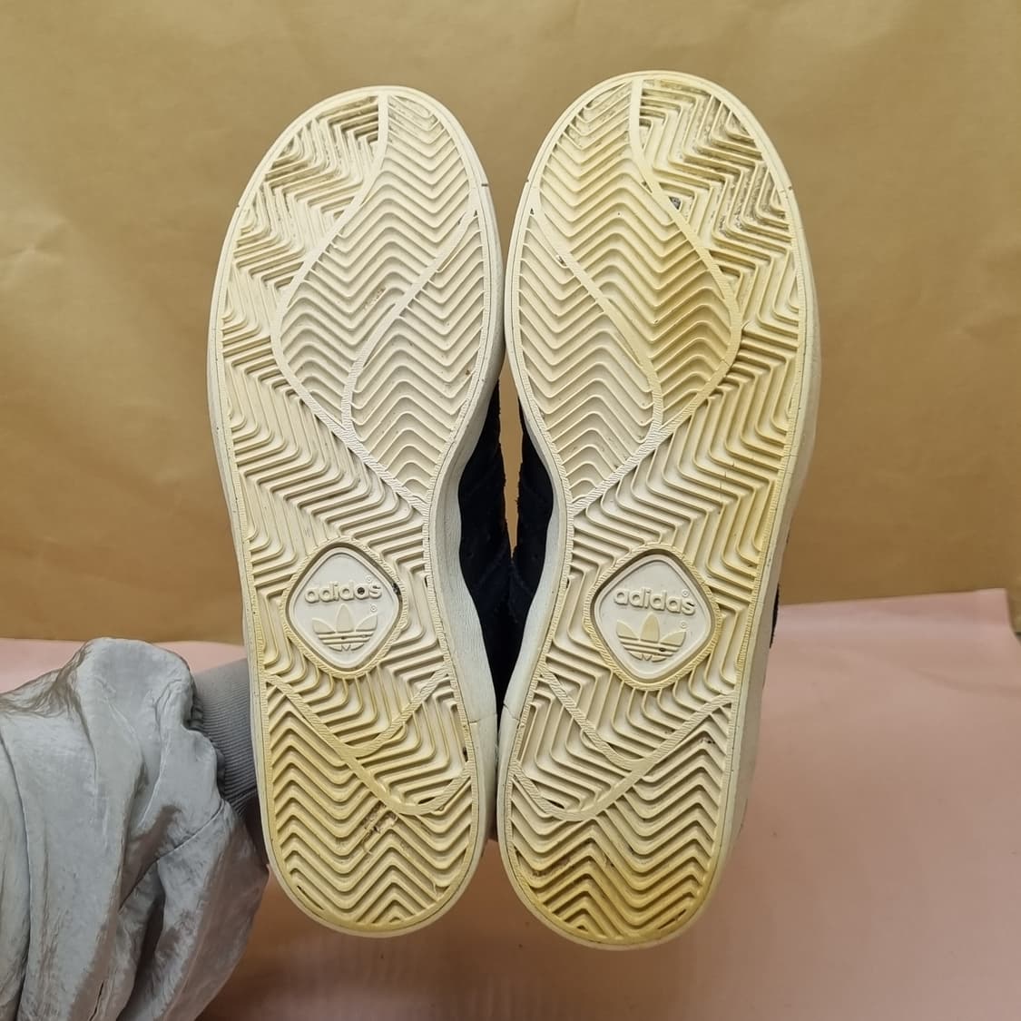 아디다스 슈퍼스타 82 블랙 스니커즈 255 상품이미지3