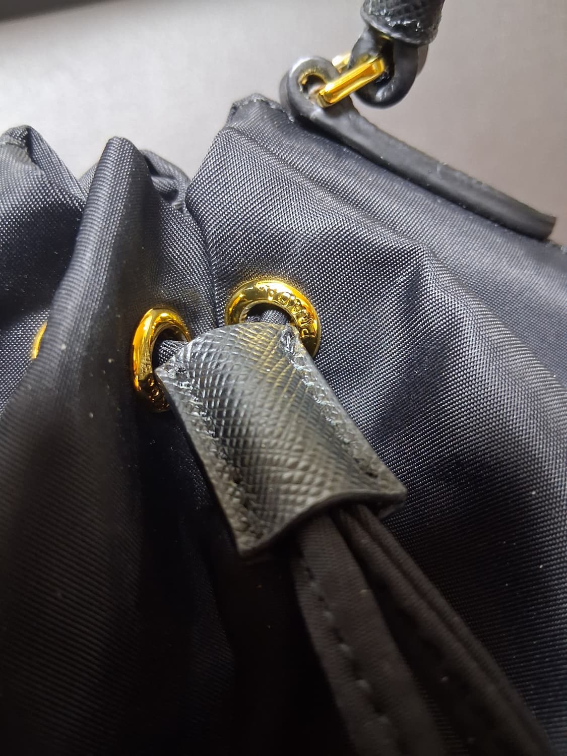 프라다 포코노 버킷백 상품이미지2