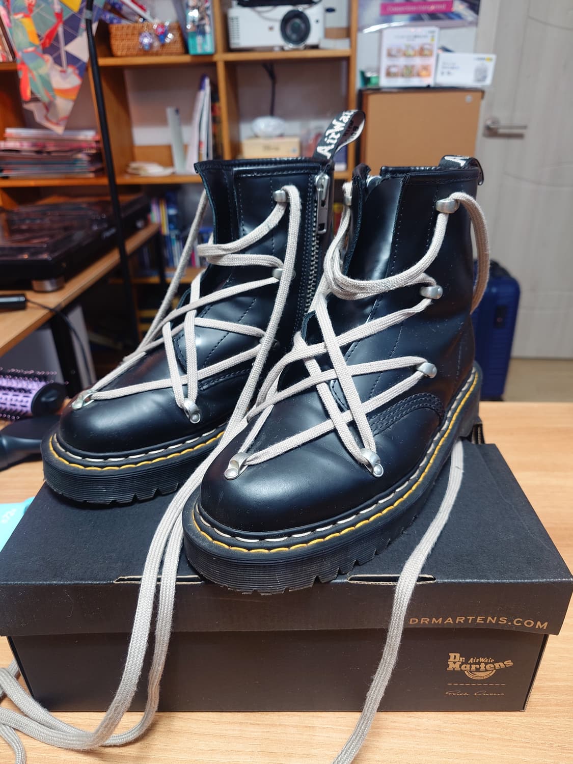 릭오웬스 닥터마틴 1460 벡스 솔 부츠 상품이미지1