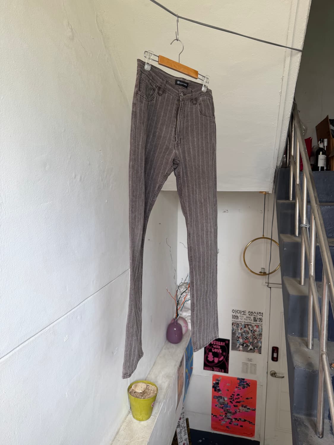 스트라이프 그레이 스트레잇핏 코튼 팬츠 상품이미지4