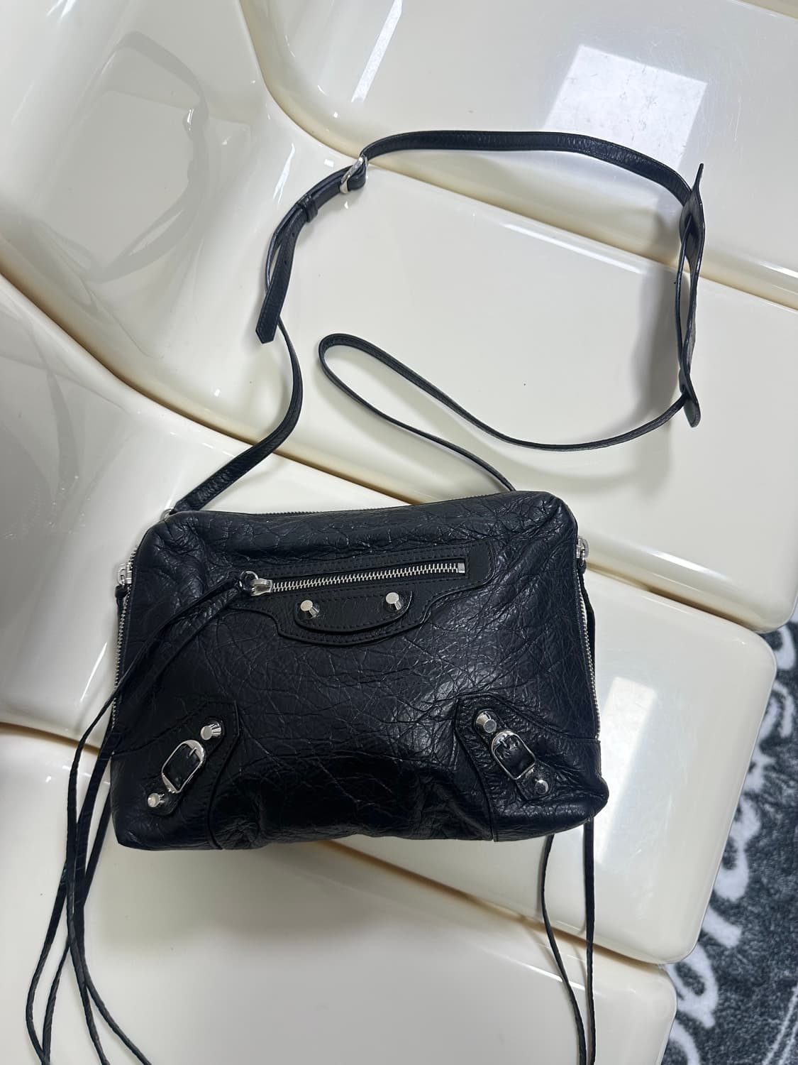 [A+ 정품] 발렌시아가 모터백 리포터 블랙 상품이미지1