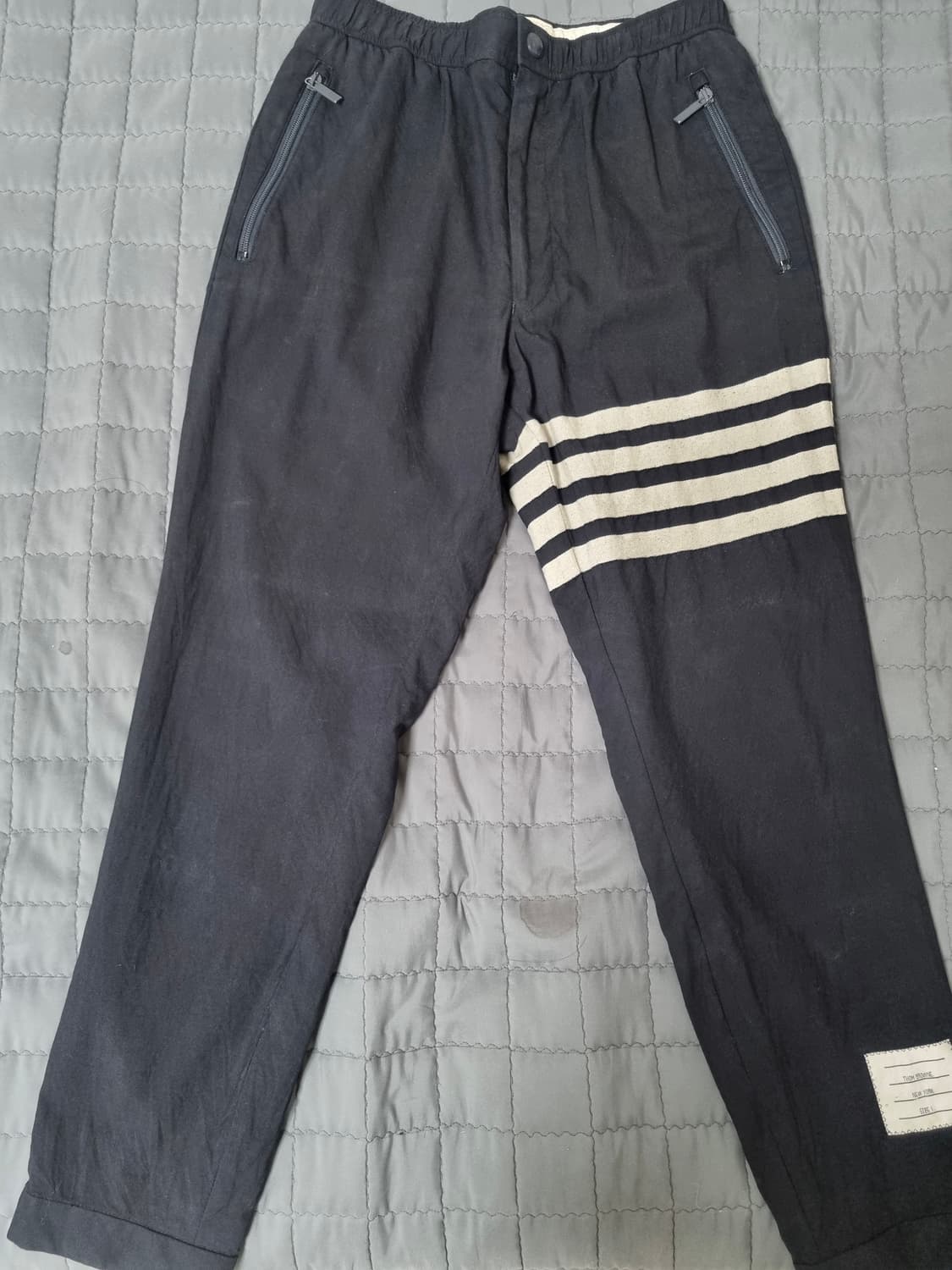 [정품] 톰브라운 플레인 위브 트랙팬츠 1사 상품이미지1