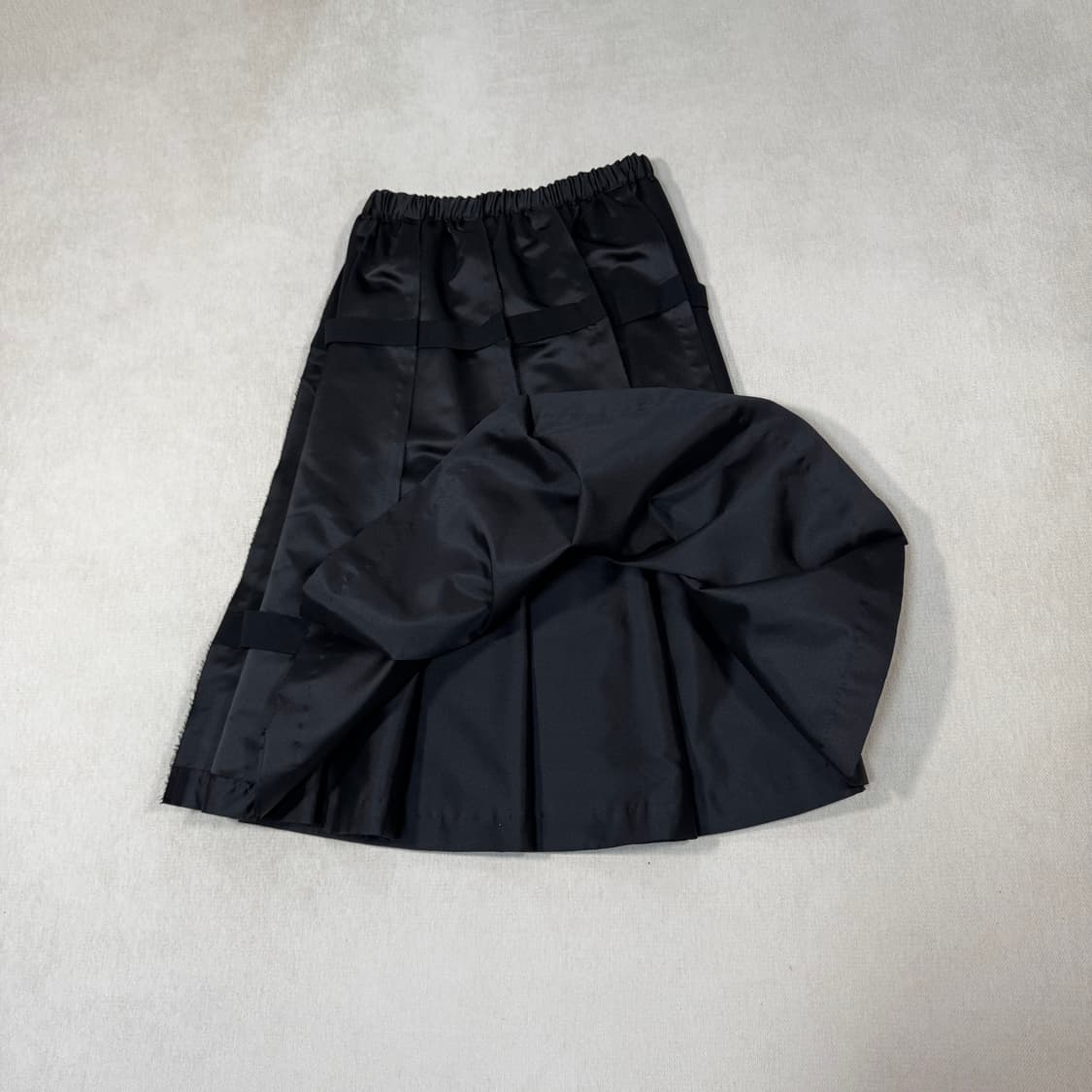 Tape Pleated Black Skirt 상품이미지2