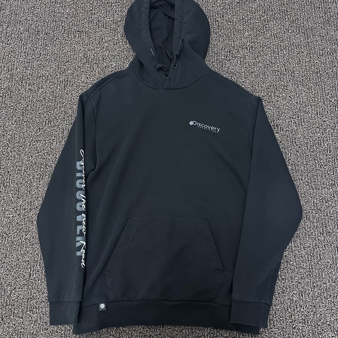 디스커버리 후드티셔츠 블랙 90(S) 상품이미지1