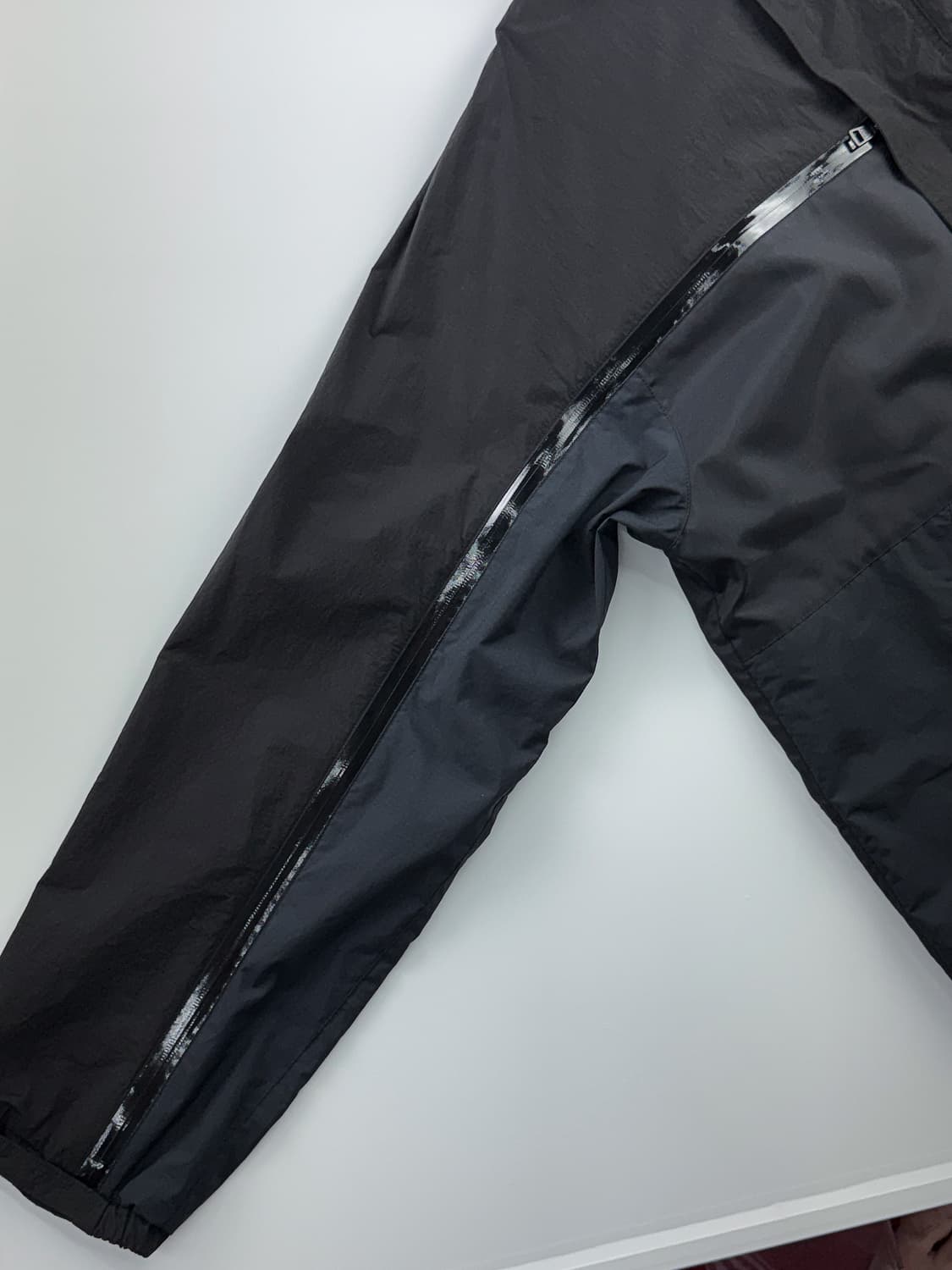 7 몽클레어 x 프라그먼트 히로시 후지와라 워렌 지우보토 블랙 상품이미지4