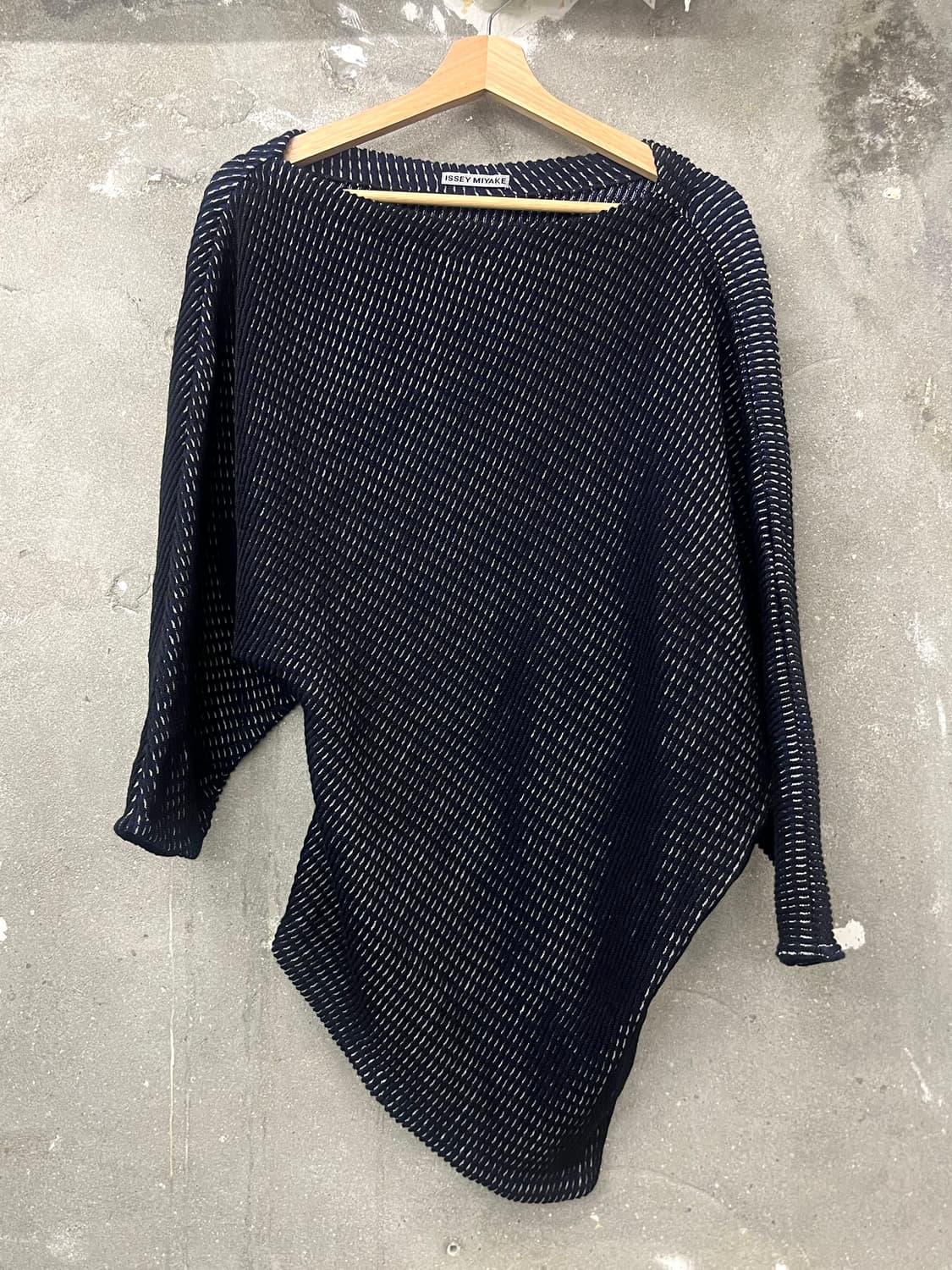 Issey Miyake 이세이미야케 언발란스컷 울 니트 상품이미지4