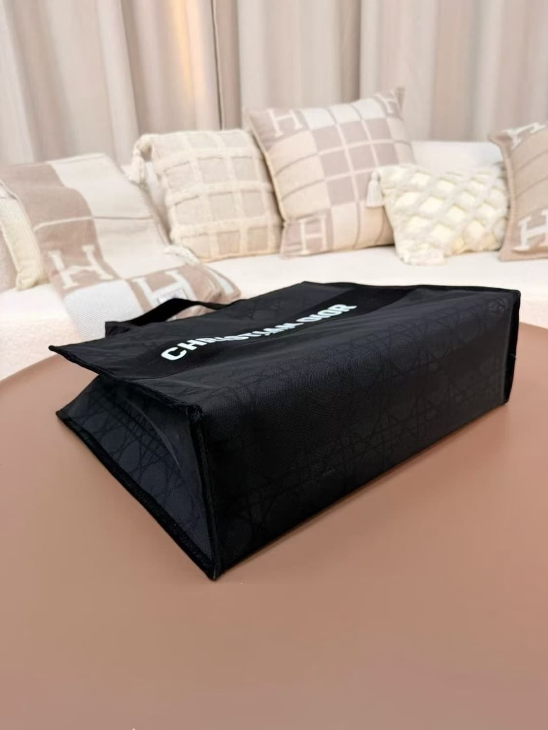 26S/S 디올뷰티 리미티드 메쉬 자수 세트 토드백 상품이미지9