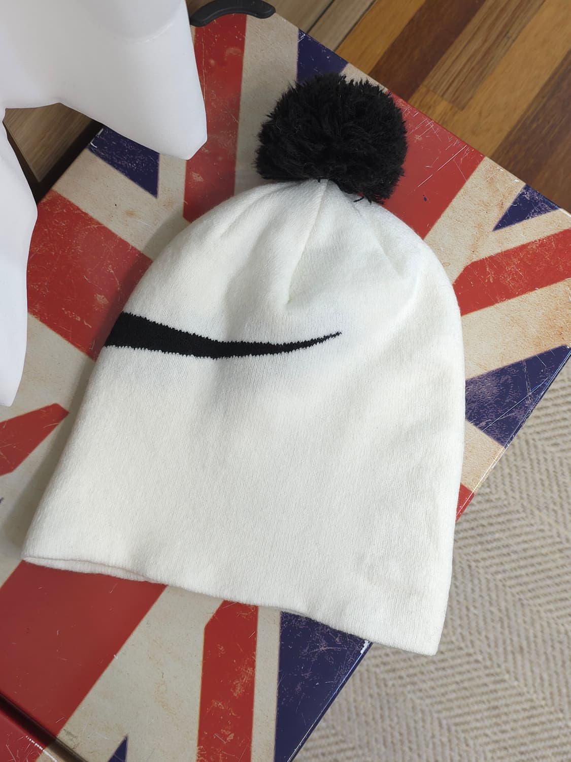 나이키 화이트 방울비니 상품이미지3