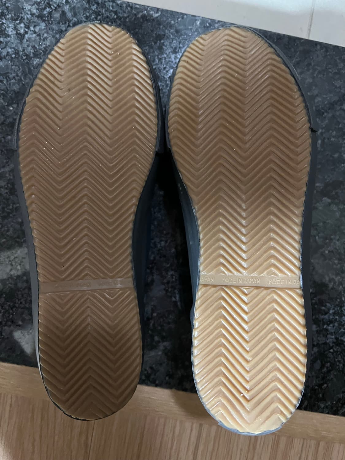 문스타 짐클래식 차콜 멀티 240(급처) 상품이미지2