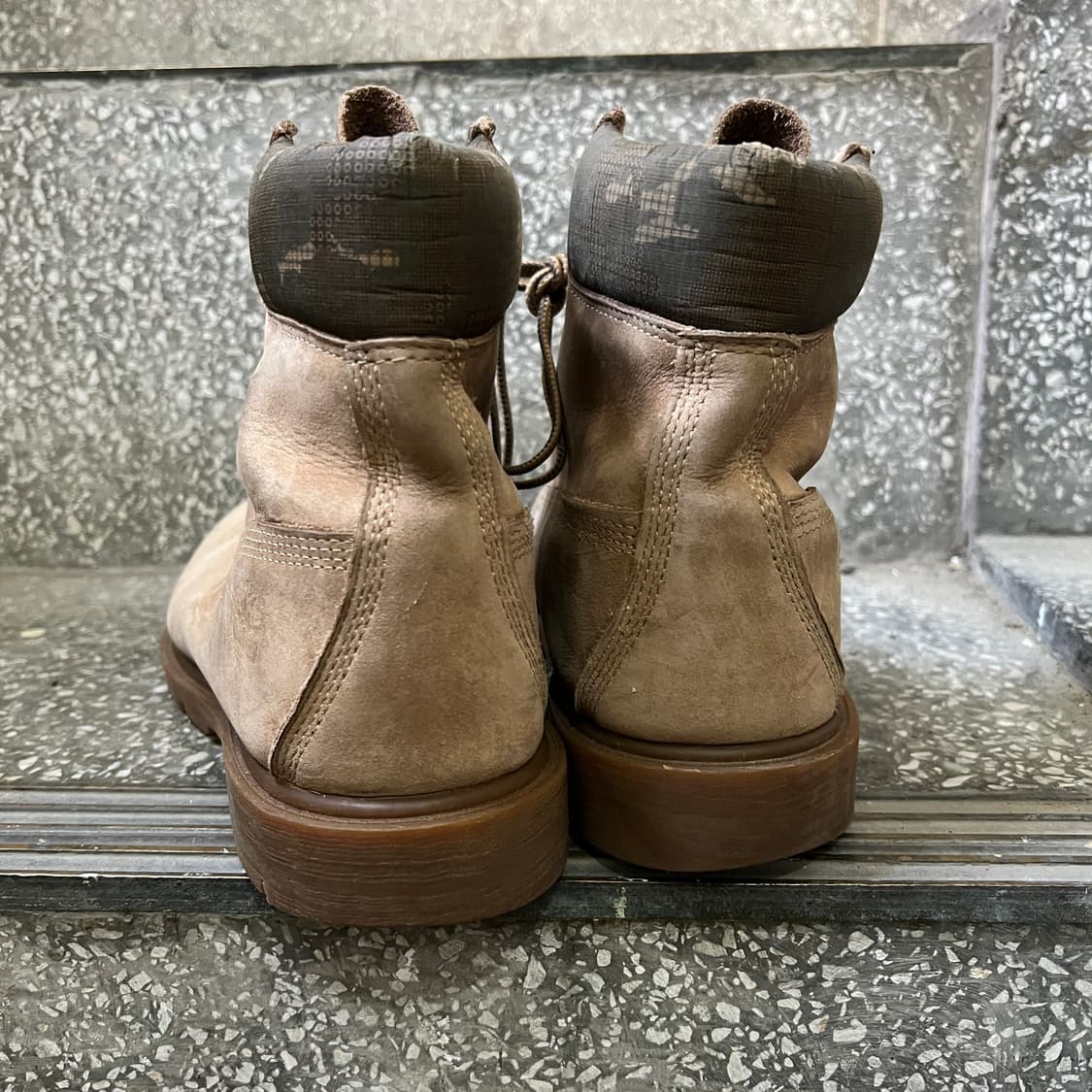 팀버랜드 클래식 6인치 워터프루프 애쉬 브라운 부츠 상품이미지3