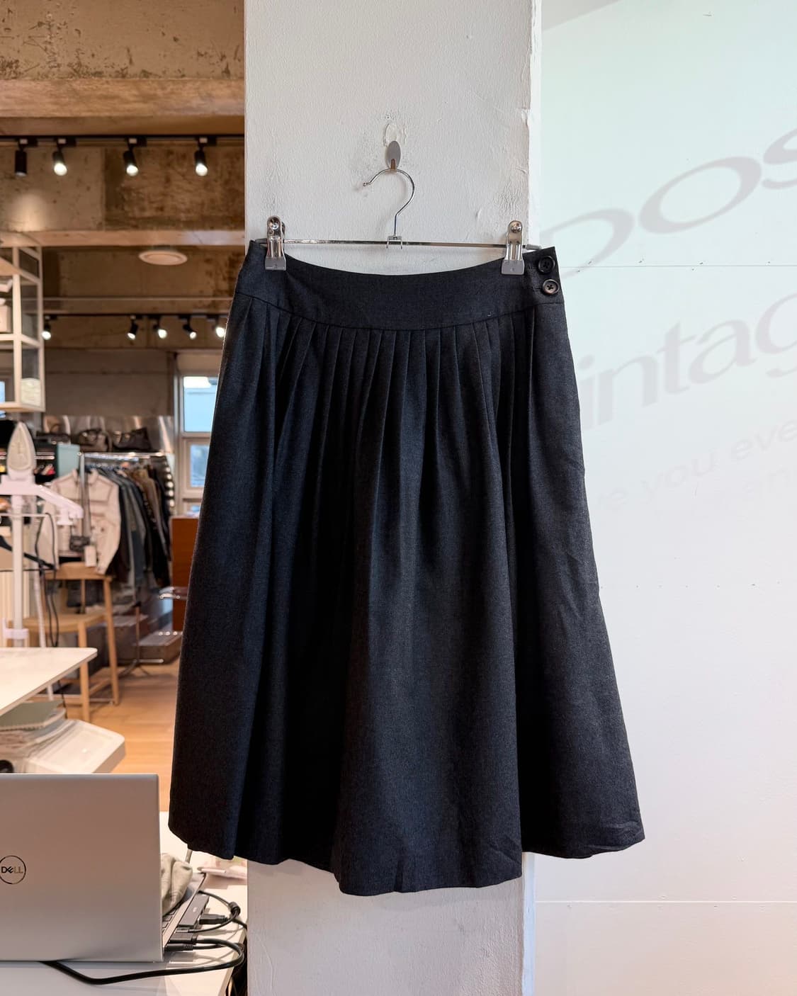 마가렛호웰 차콜 핀턱 미디스커트  상품이미지2