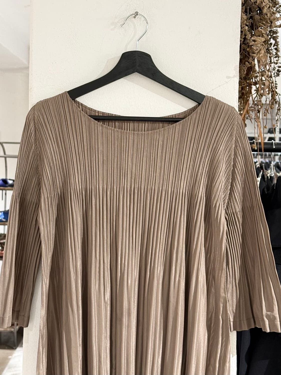 플리츠 플리즈 골드 보트넥 하프 미디 원피스 상품이미지4