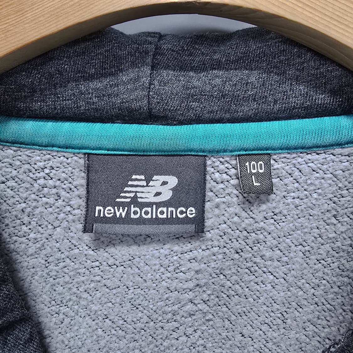 뉴발란스(New Balance) 로고 패치 후드티 그레이 100 상품이미지6