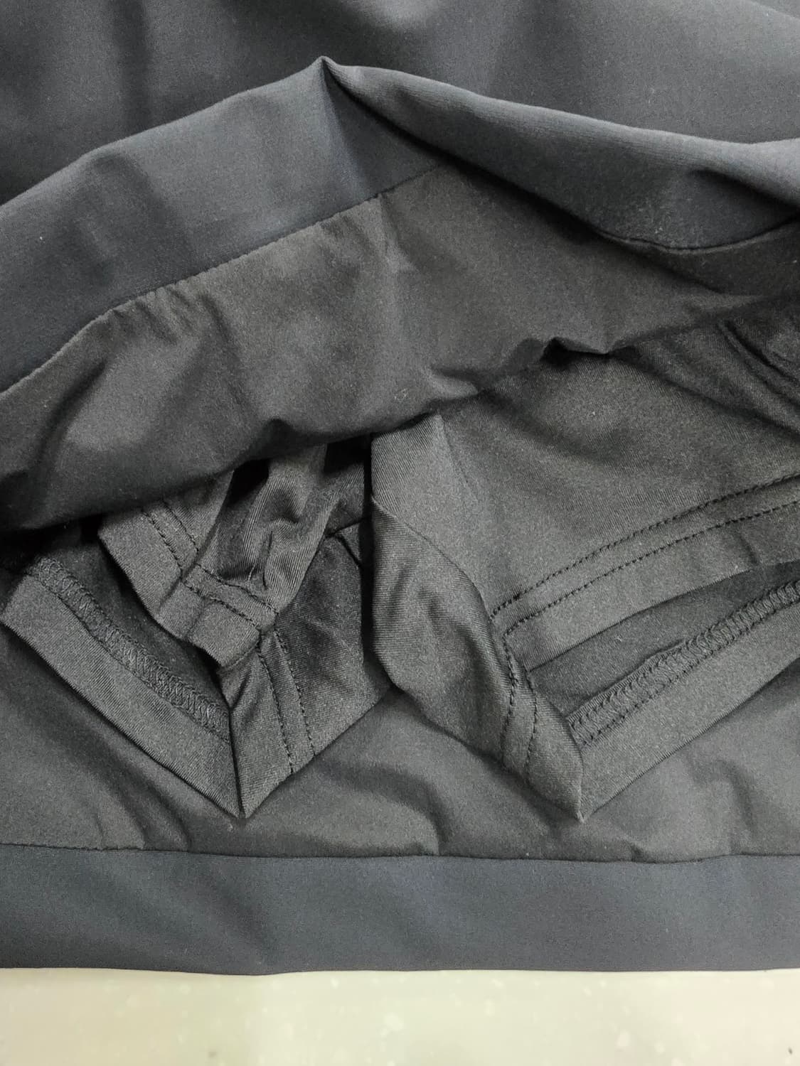 루이까스텔 블랙 골프스커트 상품이미지8