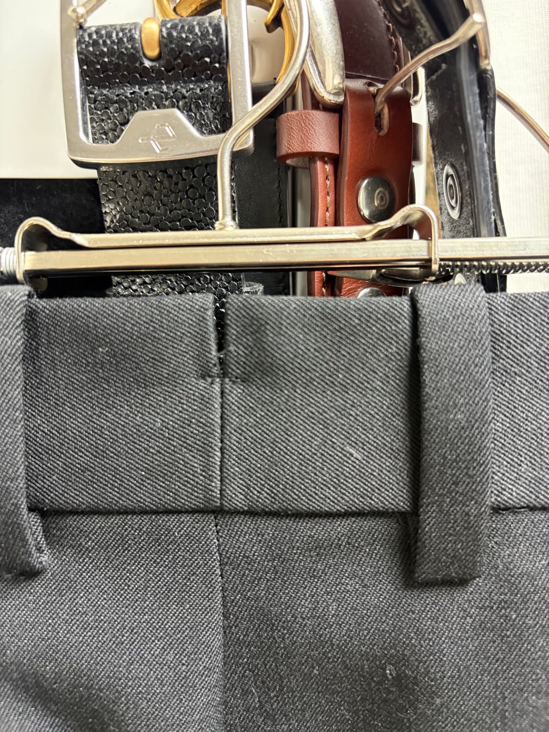 우영미 24ss 투턱 울 와이드 팬츠 블랙 46size 상품이미지4