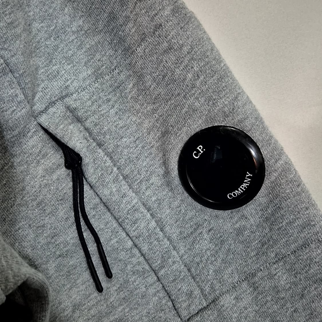 cp컴퍼니 고글 맨투맨 상품이미지3