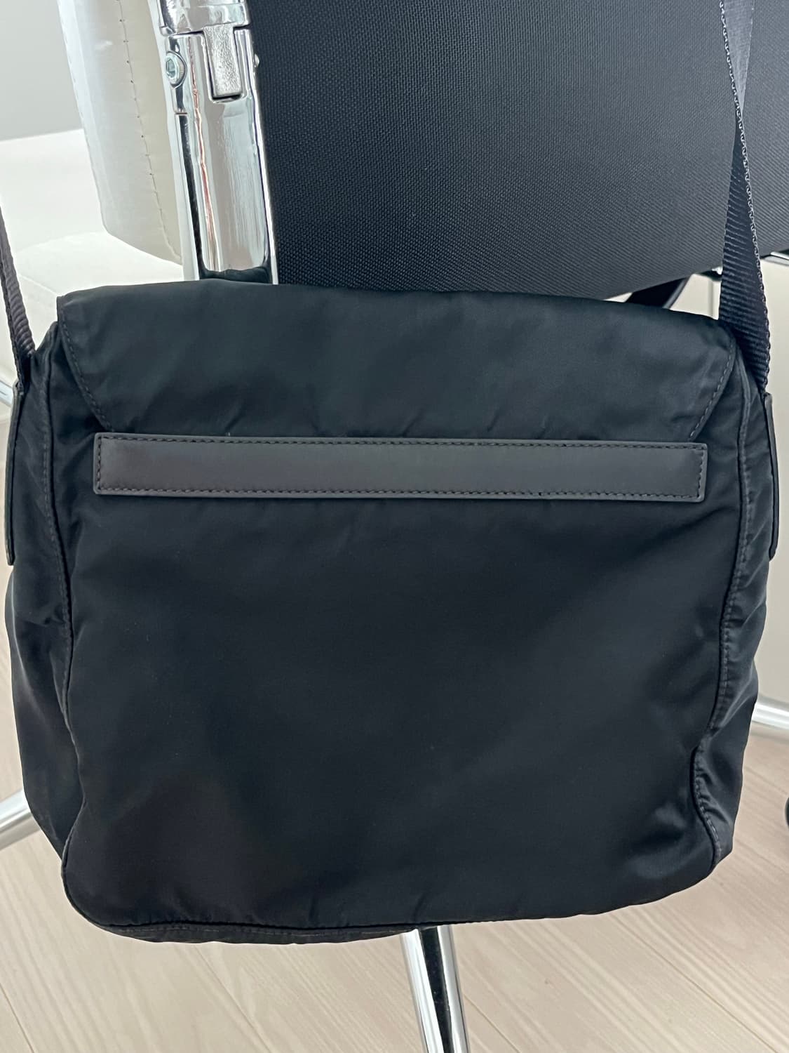 프라다 메신저백 크로스백 주우재백 상품이미지2