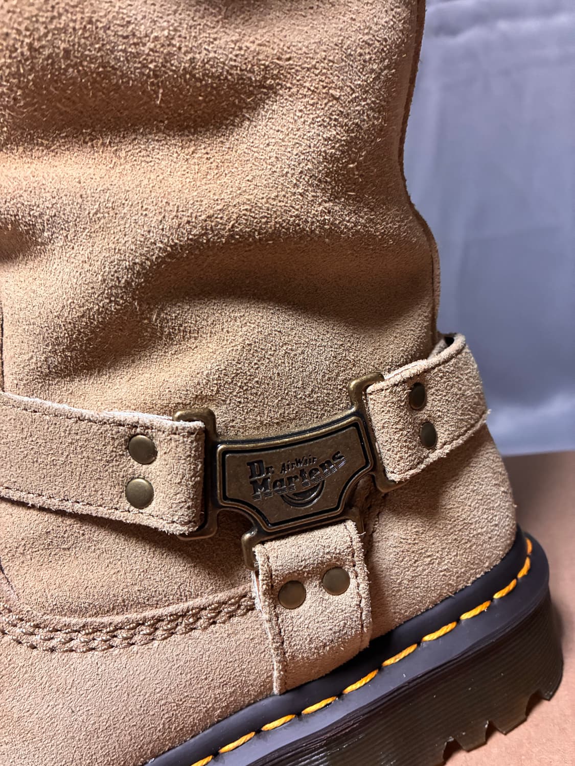 닥터마틴 애니스톤 스웨이드 탄 엔지니어부츠 상품이미지4