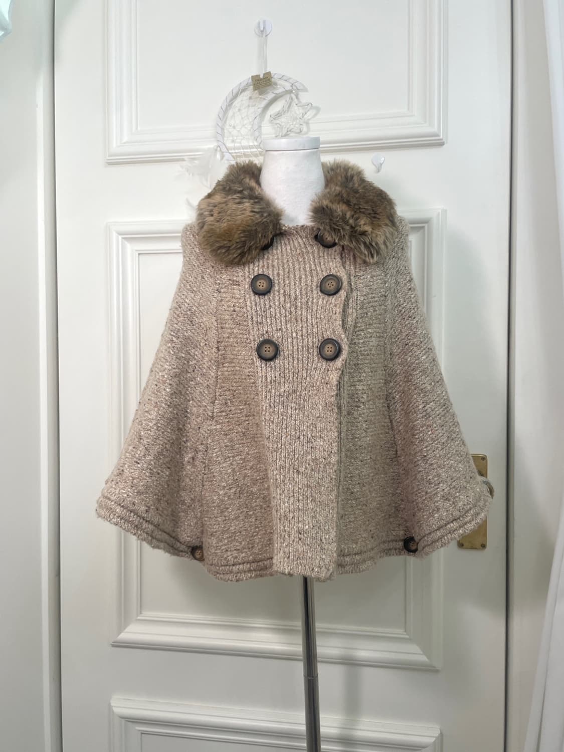 beige fur point double cape cardigan 상품이미지1