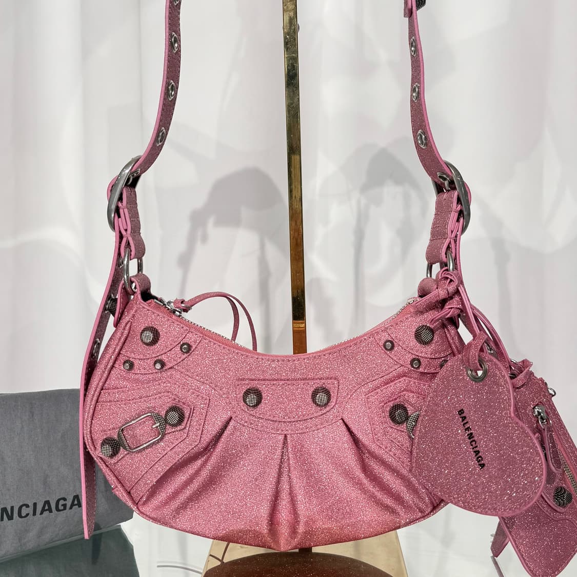 발렌시아가 핑크 르 카골 숄더백 XS  상품이미지1