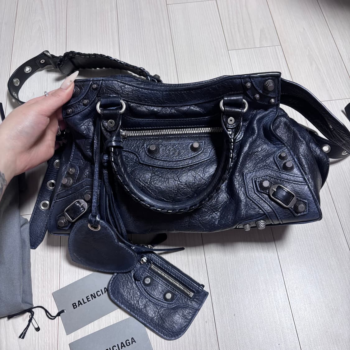 발렌시아가 네오 카골 시티 스몰 s 사이즈 숄더백 상품이미지3