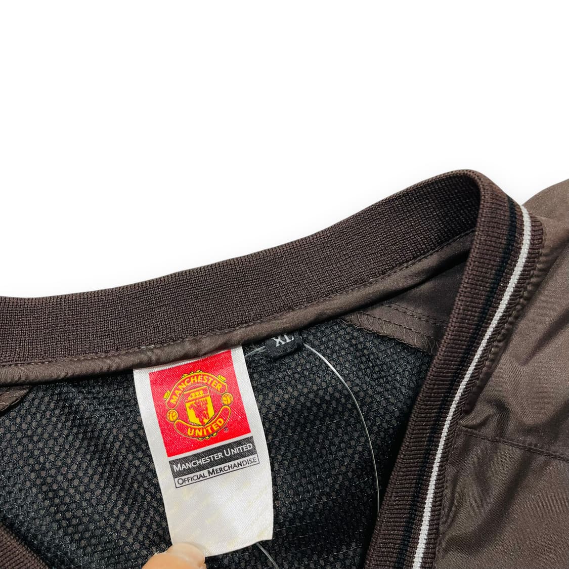 맨체스터 유나이티드 오피셜 브이넥 빈티지 웜업 상품이미지3