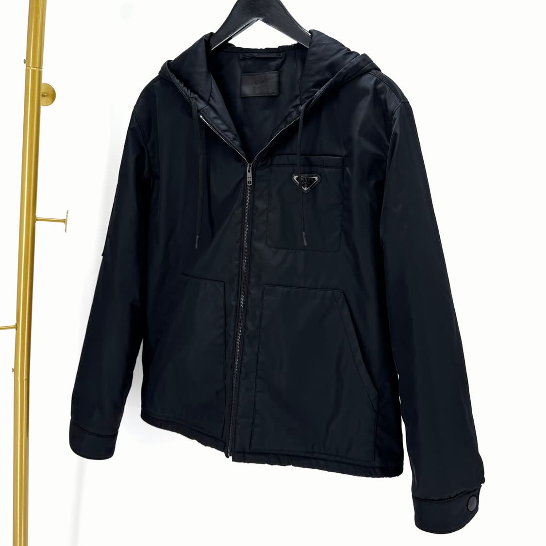 [46사이즈] 프라다 리나일론 삼각로고 후드 자켓 점퍼 (SGX681) 상품이미지3