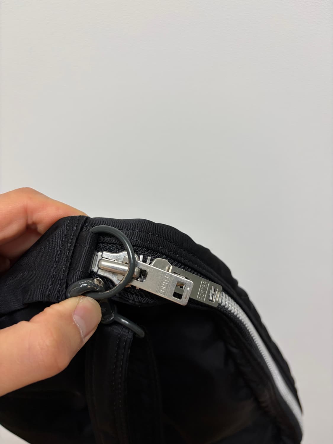 요시다포터  탱커 반달 크로스백 상품이미지5