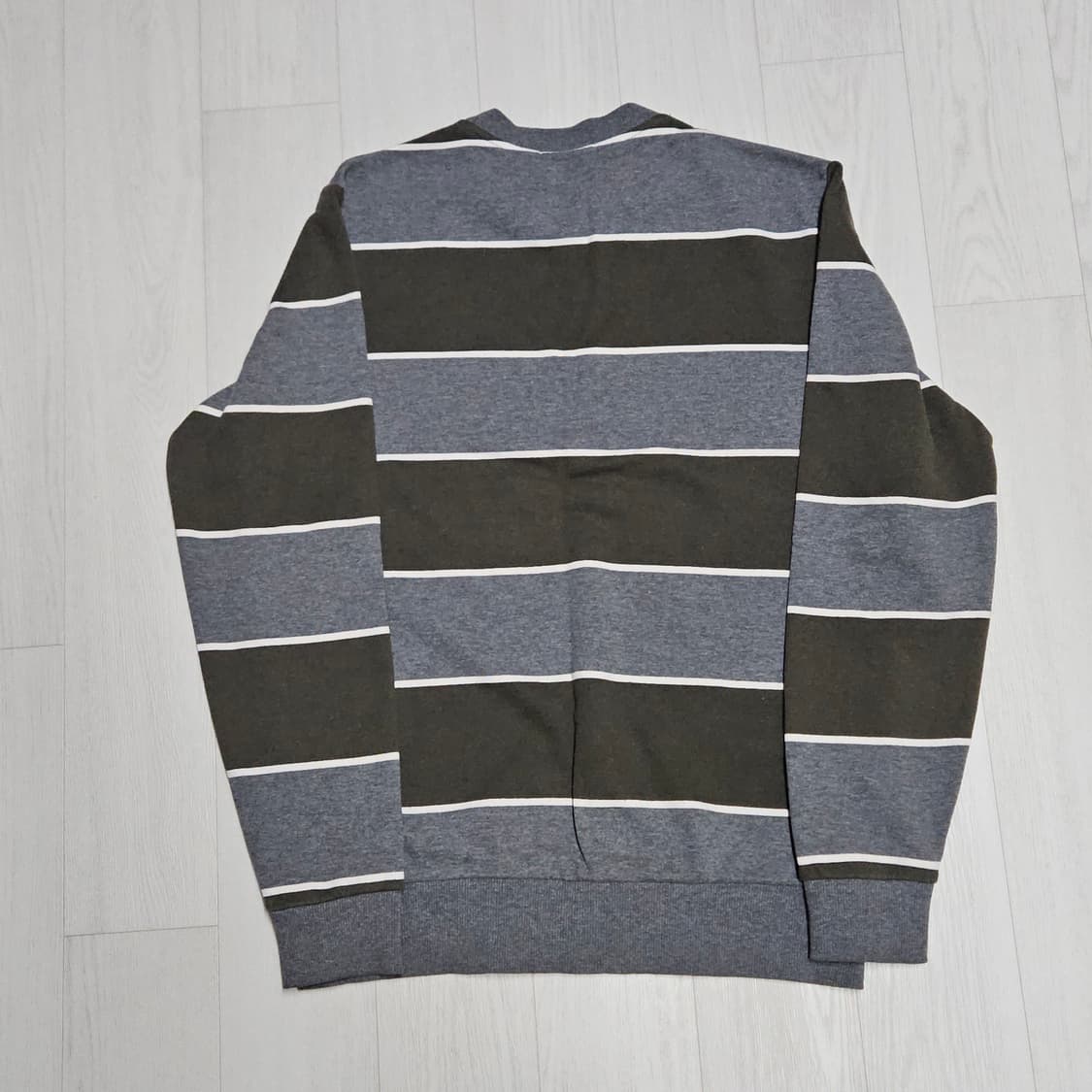 중고 스트라이프 맨투맨 상품이미지2