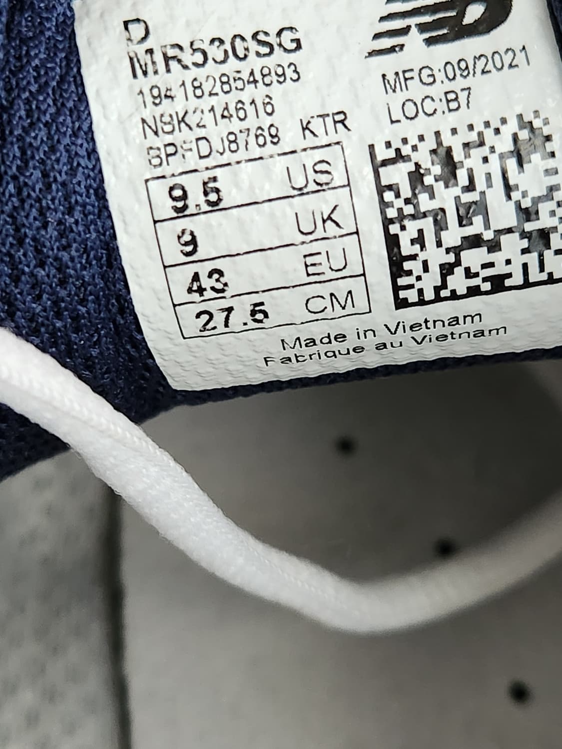 뉴발란스 운동화 530 화이트인디고 MR530SG 사이즈275

오염 하 상품이미지9