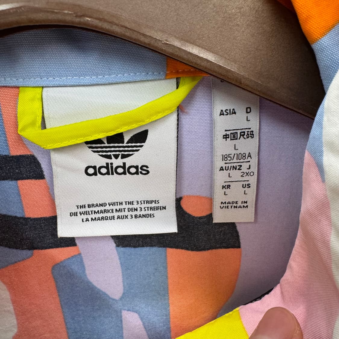 아디다스 트랙 바람막이 전후면 러브 유나이트 프린팅 포인트 화이트 상품이미지7