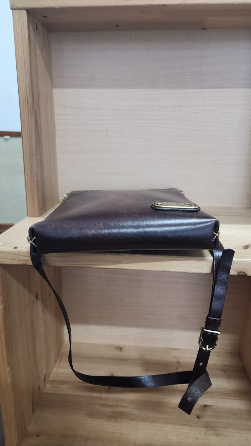 모건 레더 크로스백 브라운 상품이미지4