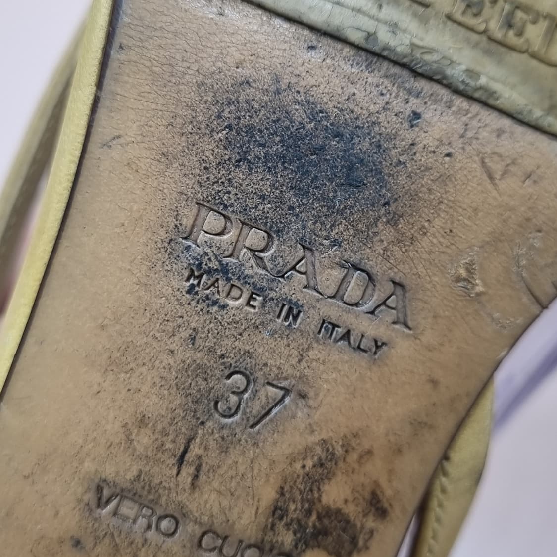 프라다 골드 스트랩 샌들37 240 굽6 상품이미지6