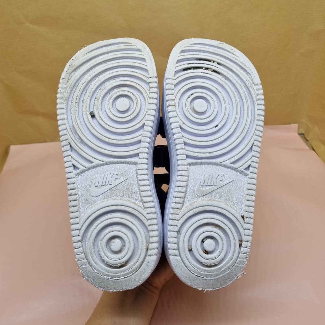 나이키 아이콘클래식 샌들 250 굽6 상품이미지3