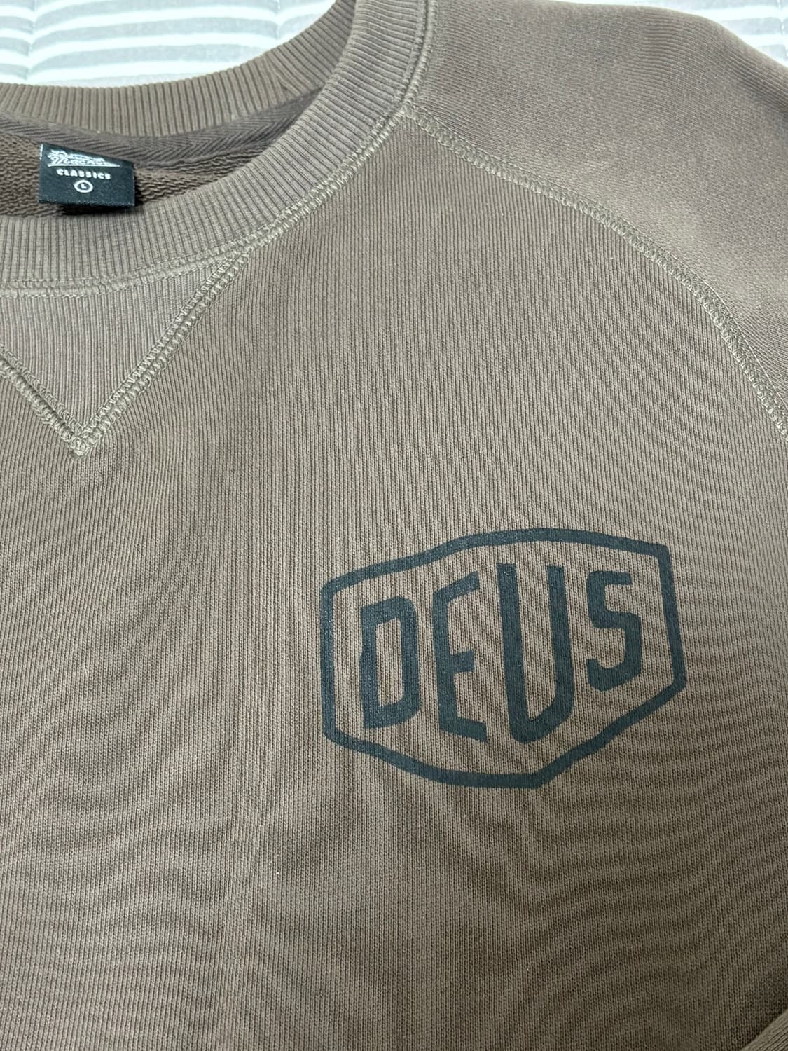 데우스 엑스마키나 브라운 맨투맨 L 상태최상 상품이미지2