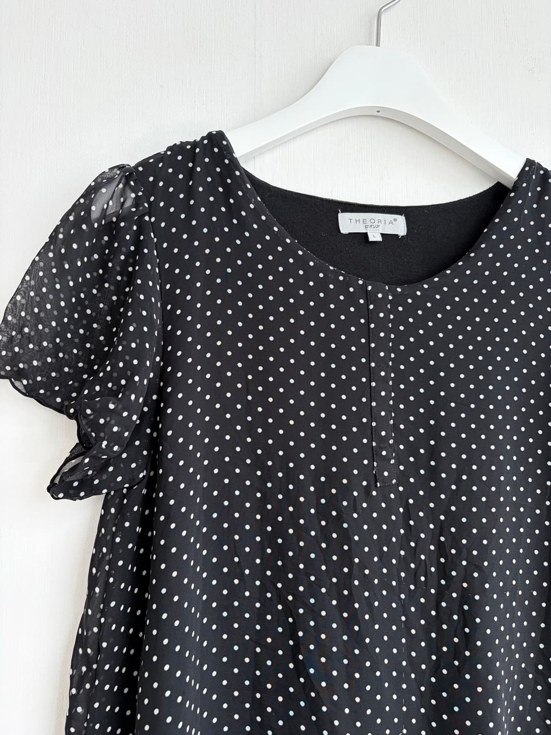 SALE) THEORIA 도트 셔링 블라우스 상품이미지3