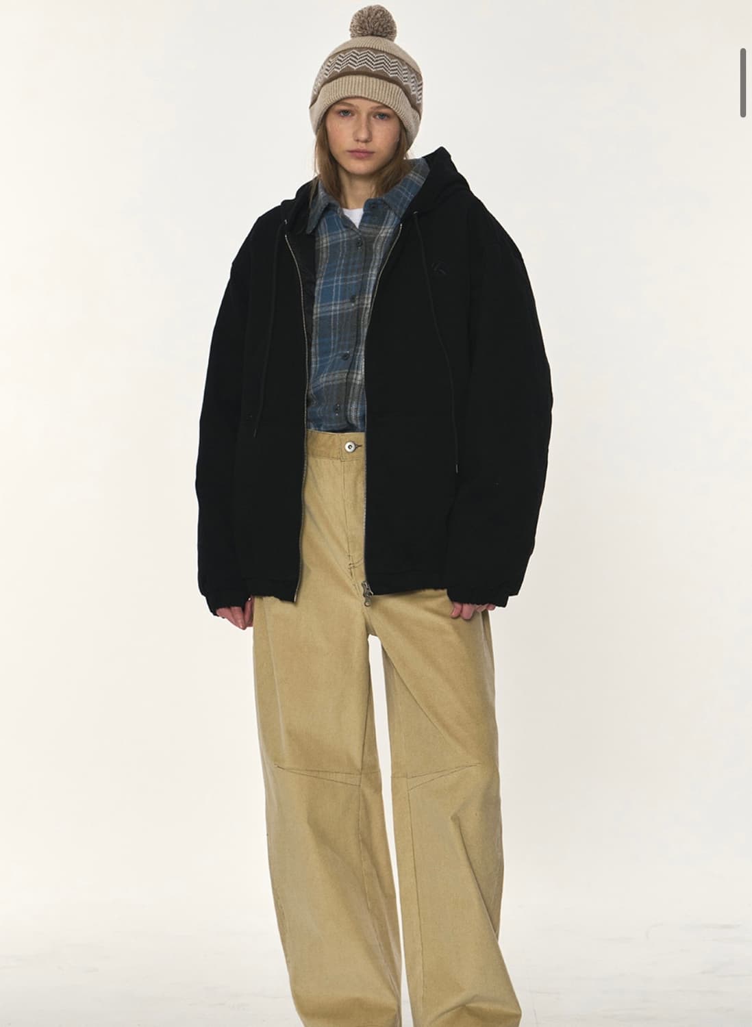 썸플레이스 패디드 후드 스트링 로고포인트 에어리 헤비 점퍼 [블랙] 상품이미지7