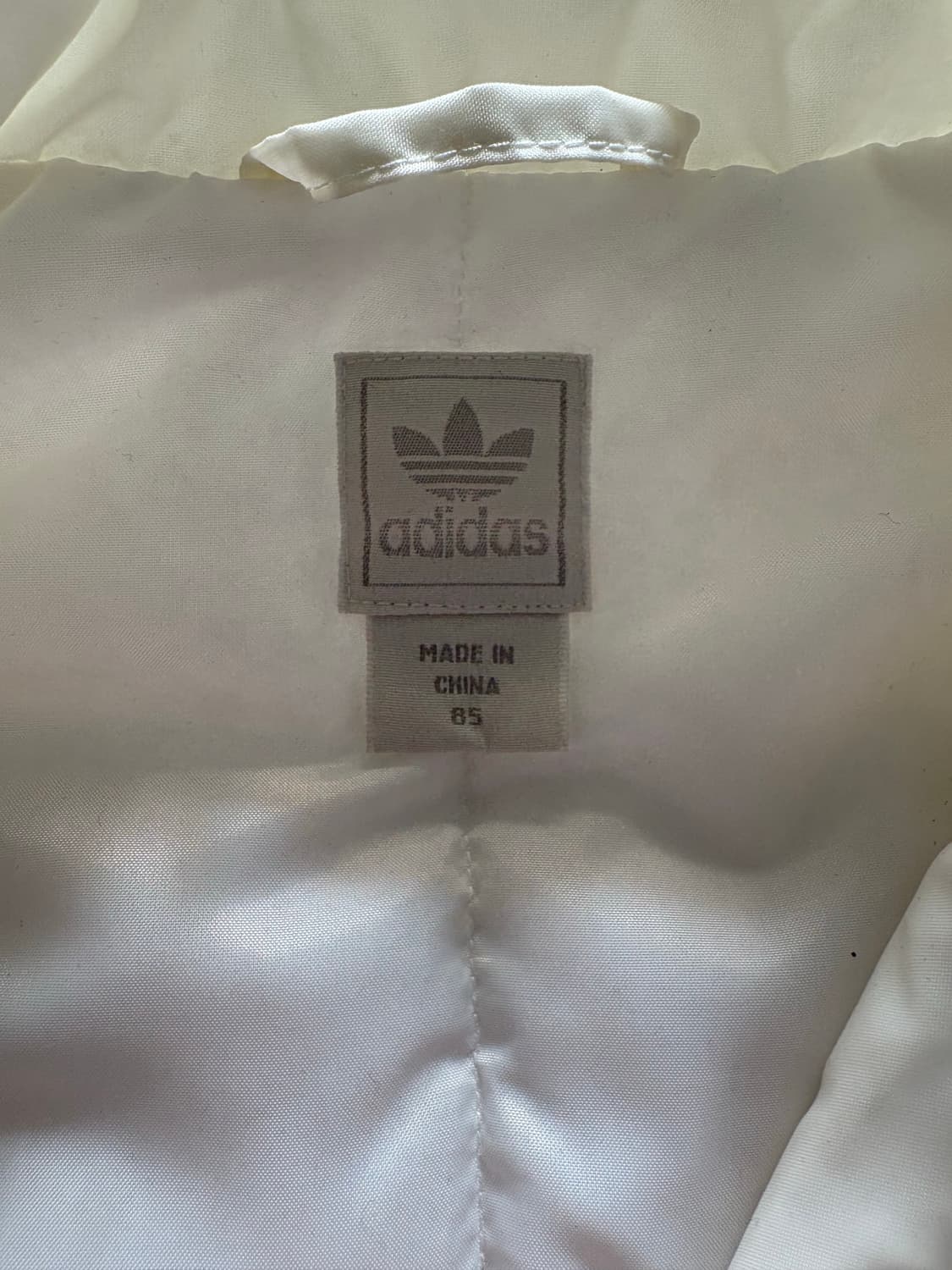 아디다스 크롭 숏패딩 xs 상품이미지3