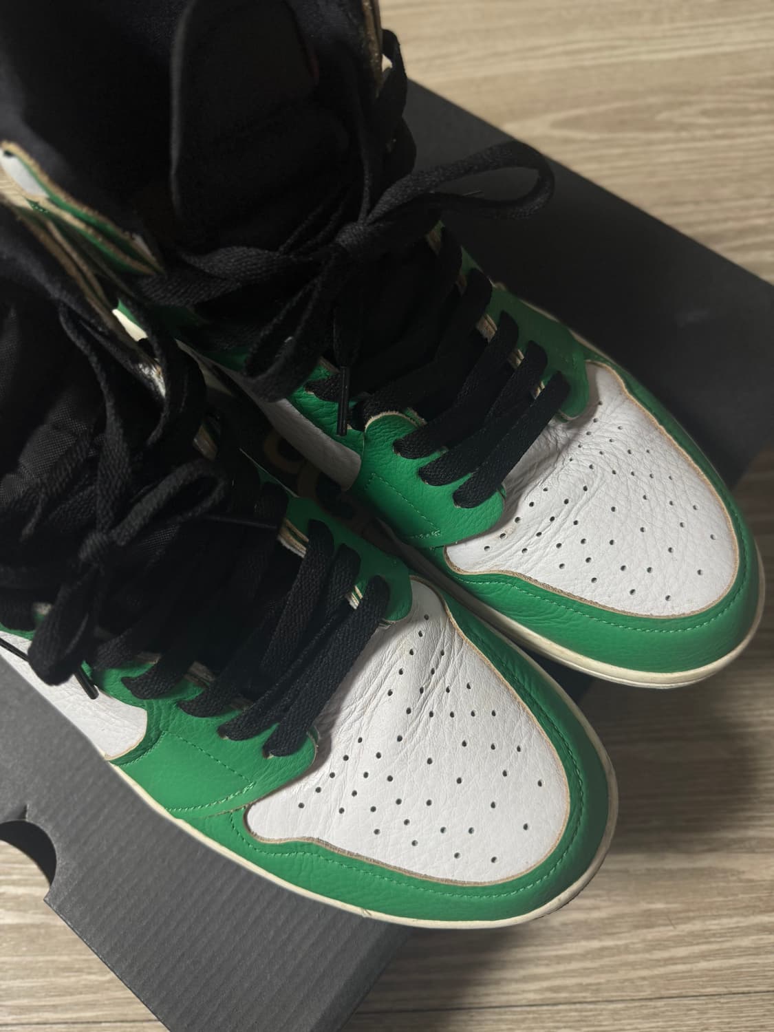 나이키 에어 조던 1 레트로 하이 OG 럭키 그린 290 상품이미지6