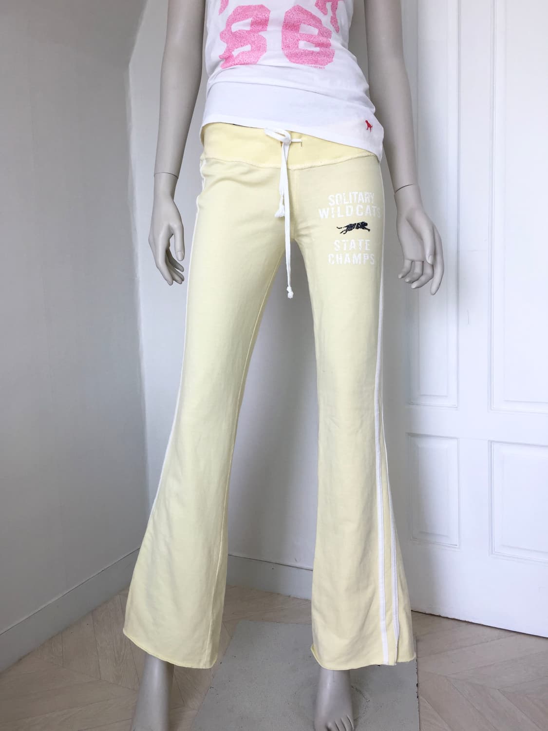 Hollister Soft Yellow Training Pants 상품이미지1