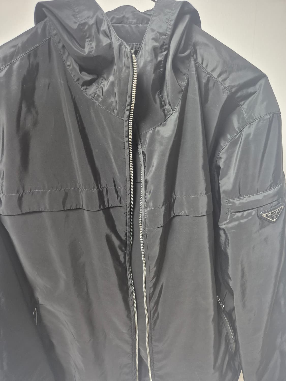프라다 리나일론 바람막이 상품이미지1