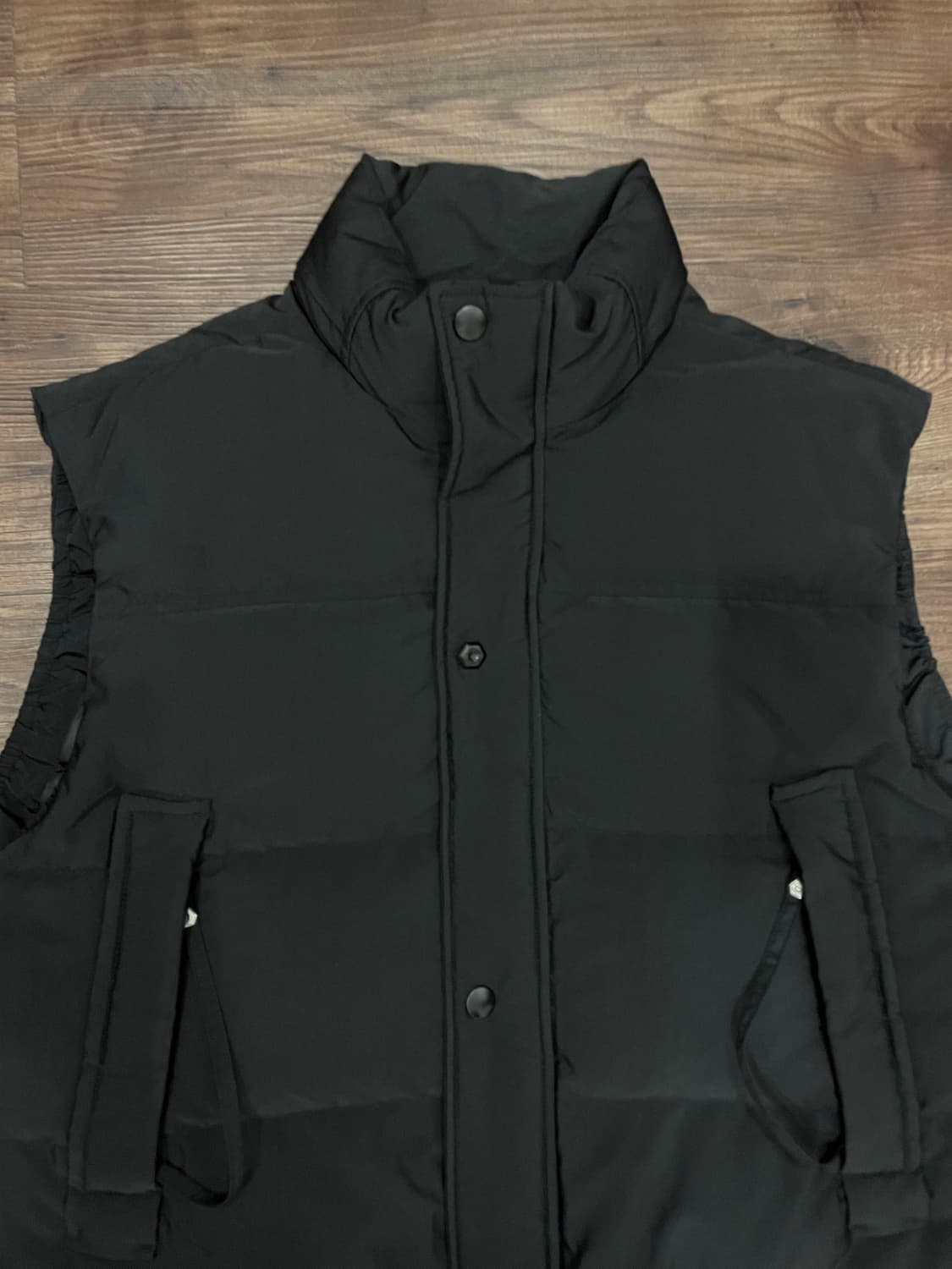 솔리드옴므 22FW 시베리안 구스 다운 베스트 패딩조끼 블랙 상품이미지2