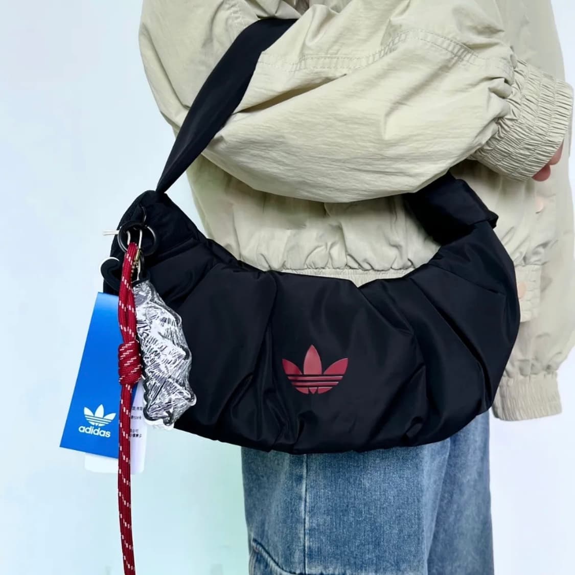 아디다스 차이니즈 뉴 이어 버전 클라우드 숄더백 스몰 블랙 (새상품) 상품이미지2