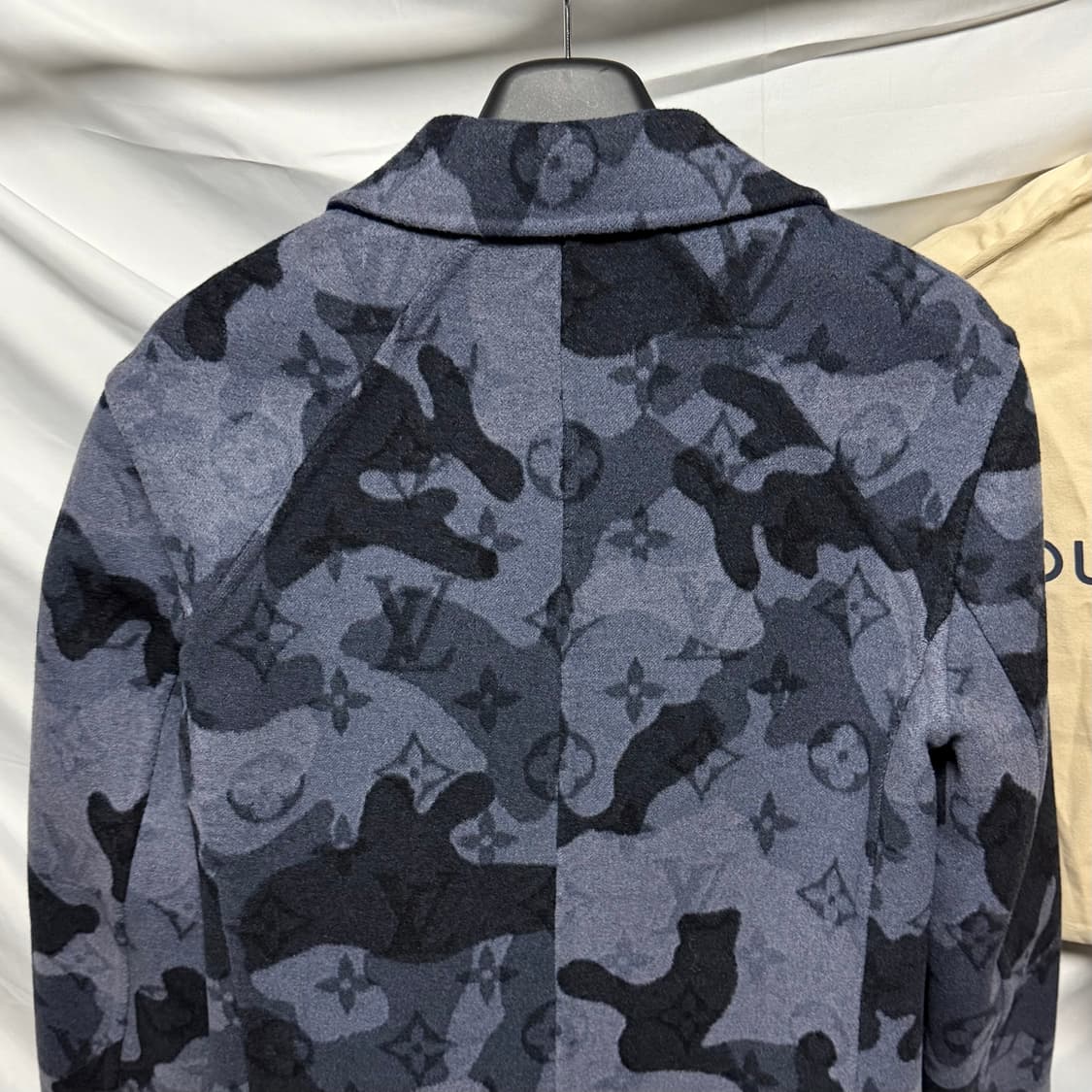 [S+급/50] 루이비통 모노그램 리버서블 카모 코트 상품이미지6